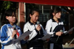 開學(xué)典禮有創(chuàng)意，教師學(xué)生唱主角