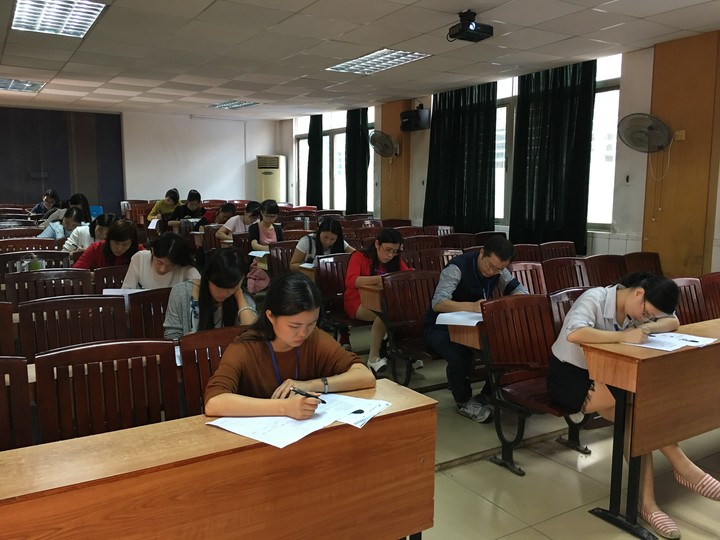 學(xué)習(xí)課標 踐行課改——標尚學(xué)校舉行教師新課標考試