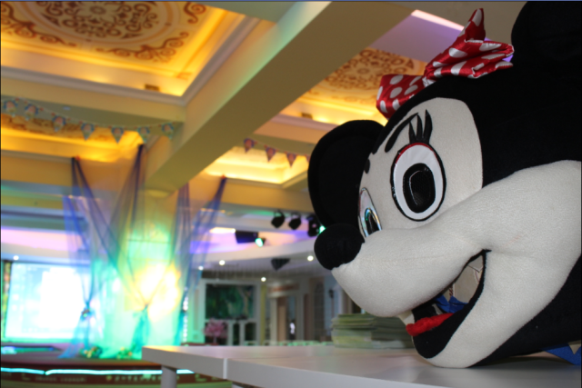 我們今天高高興興，爸爸媽媽請(qǐng)把我留下！