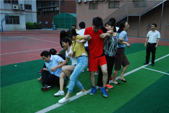 公明中英文學(xué)校舉行教師工會活動(dòng)