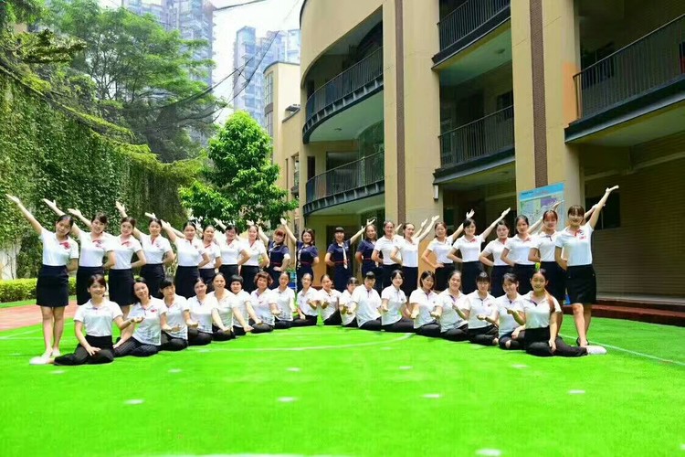 “春暉遍四方，師恩日月長“——溪山幼兒園慶祝教師節(jié)活動(dòng)