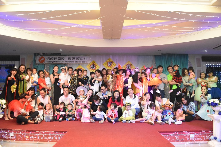 看吧！這一群舞動(dòng)魔幻城堡的小精靈