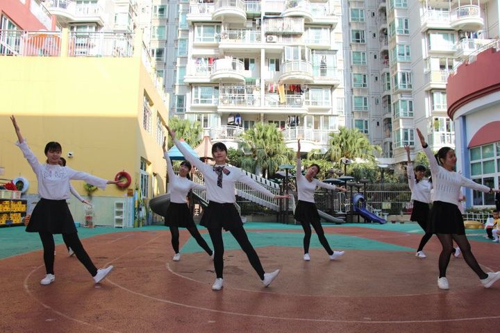 教師運(yùn)動(dòng)會(huì)，老師也“瘋狂”