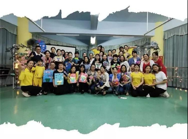 《感恩相伴?攜手同行》碧水龍庭幼兒園2019家委會(huì)暨母親節(jié)慶祝活動(dòng)