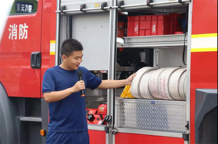 消防“童”行，致敬“火焰藍(lán)”